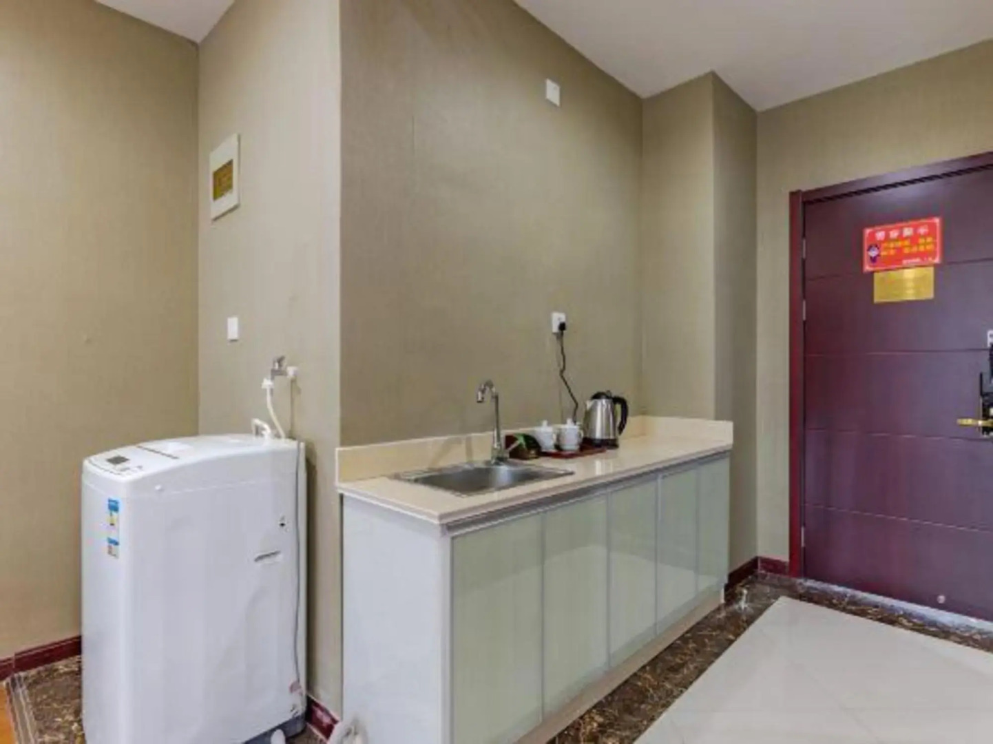 S.devons International Hotel