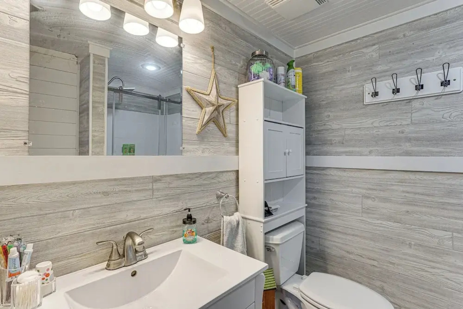 Lakefront Rocky Mount Main House w/ 3 Cabins!