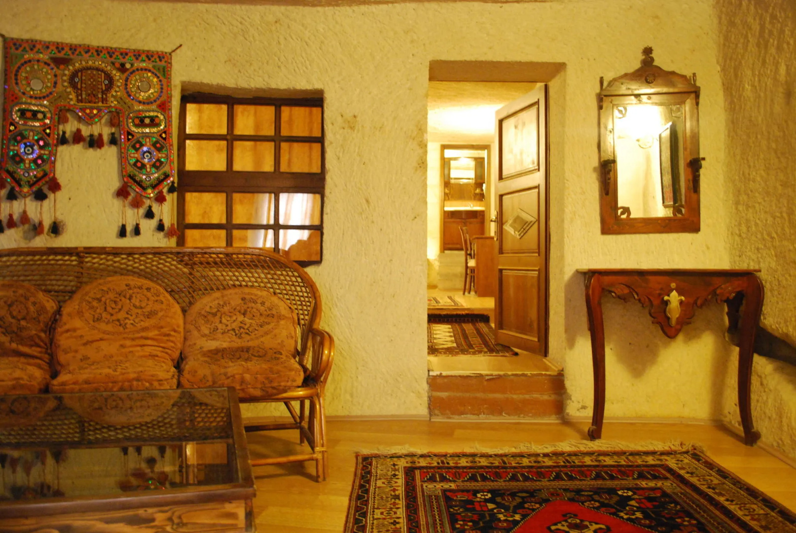 Lalezar Cave Hotel