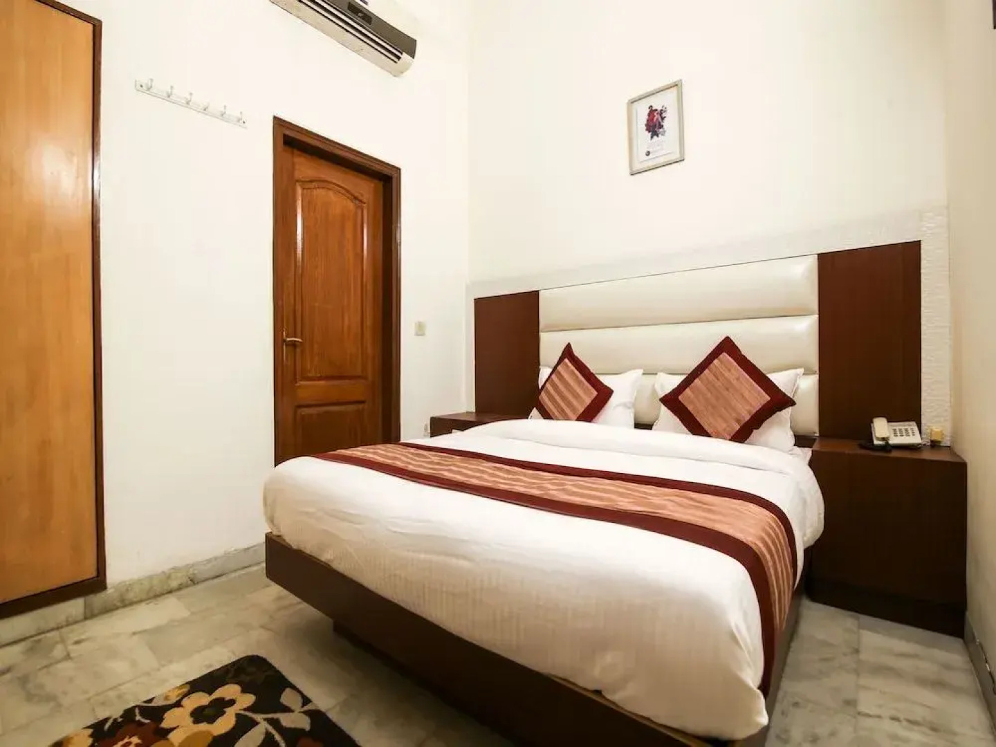 OYO Premium Old Gurgaon