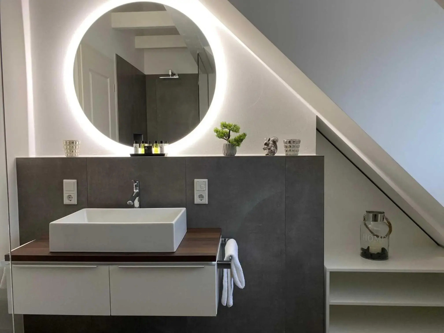 DRIEHOF LifeStyle Suite Apt 1