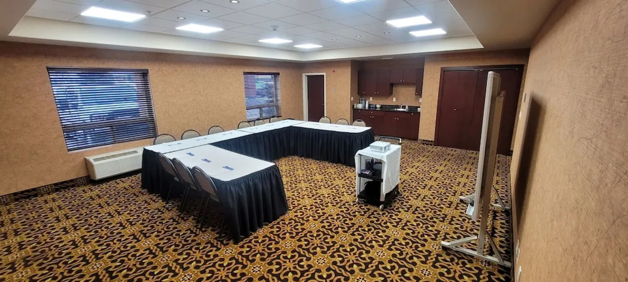 Holiday Inn Express Hotel & Suites WHITECOURT, an IHG Hotel