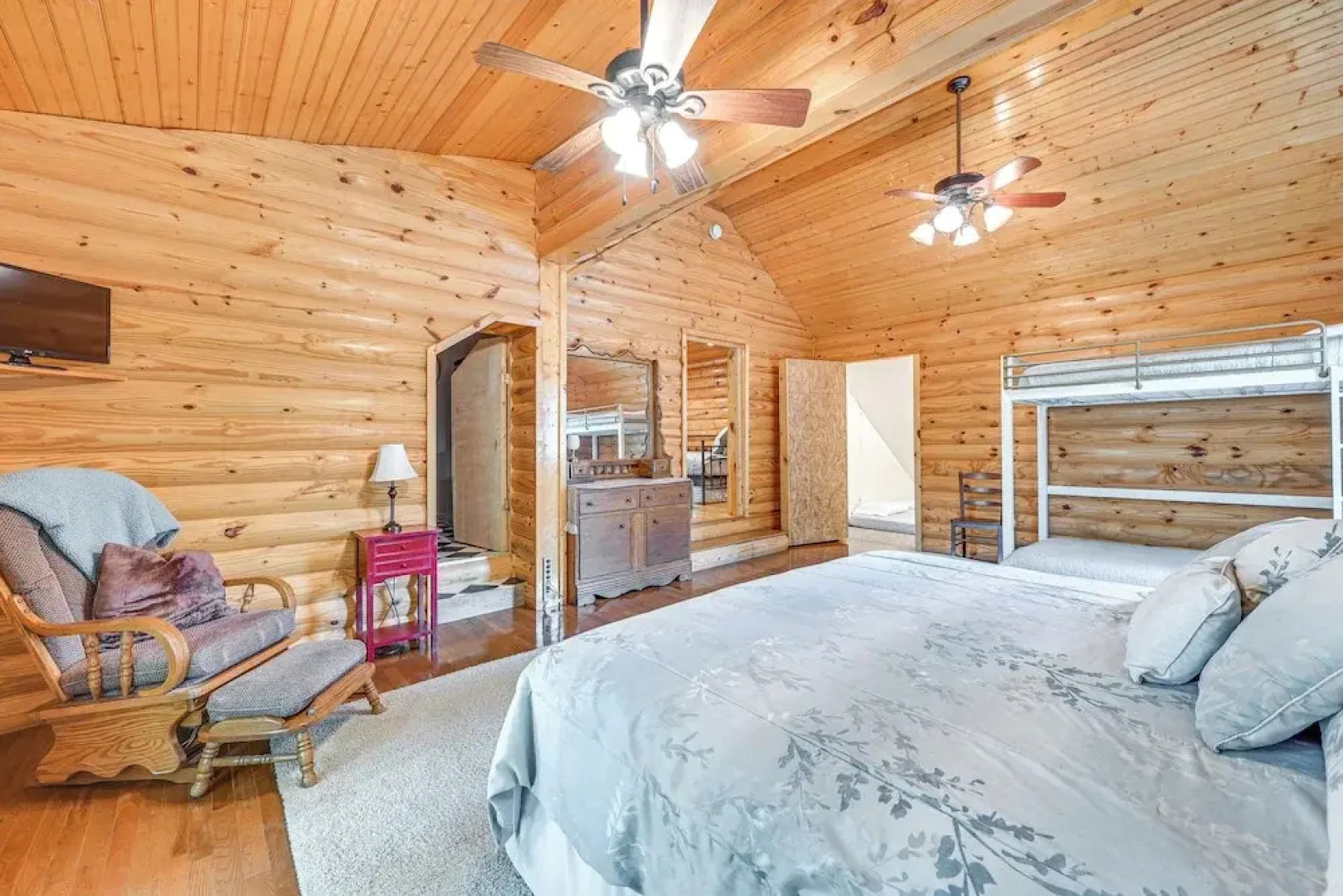 Woodsy Kentucky Escape w/ Game Room & Lake Access!