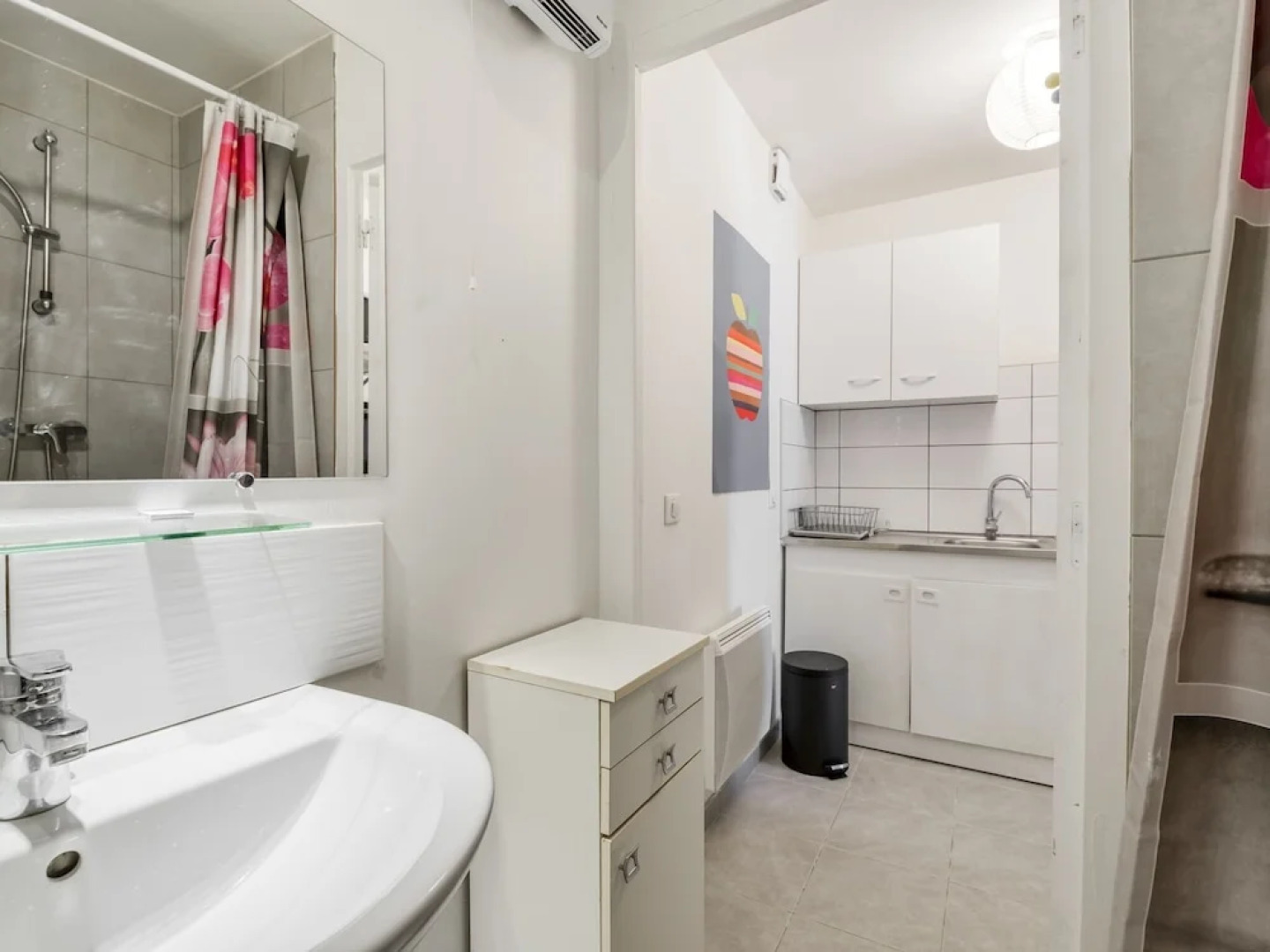 Inviting Holiday Home in Rasteau Near Vaison la Romaine