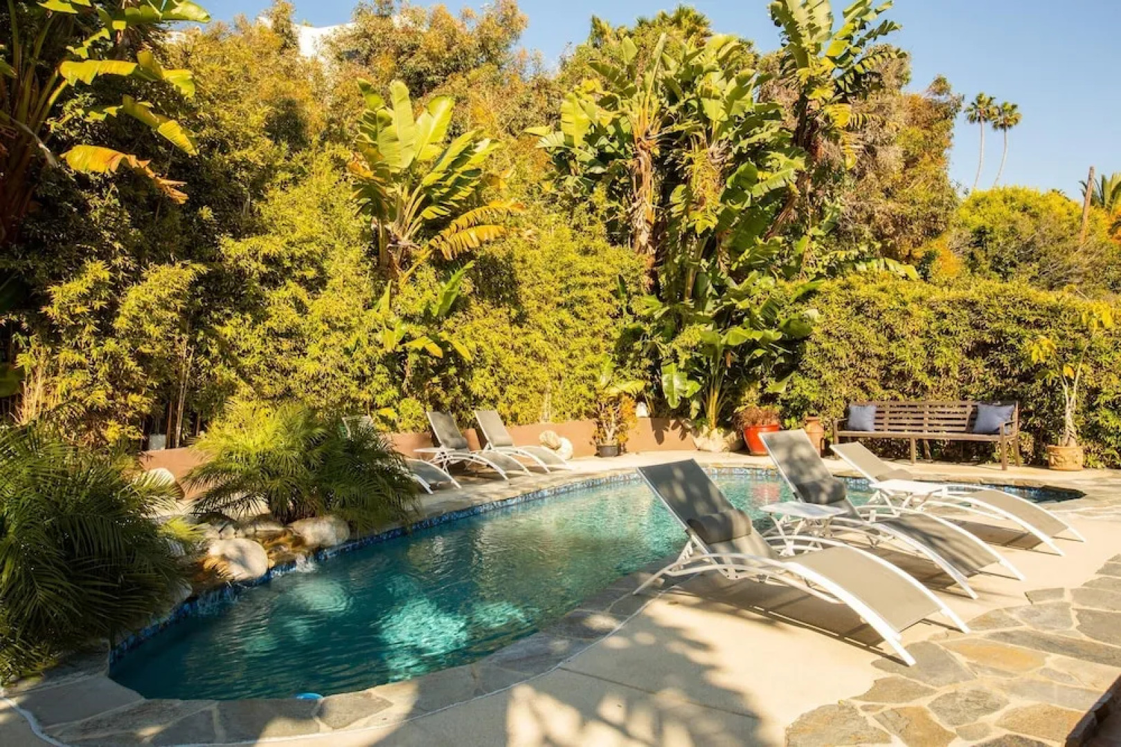 Las Flores by AvantStay