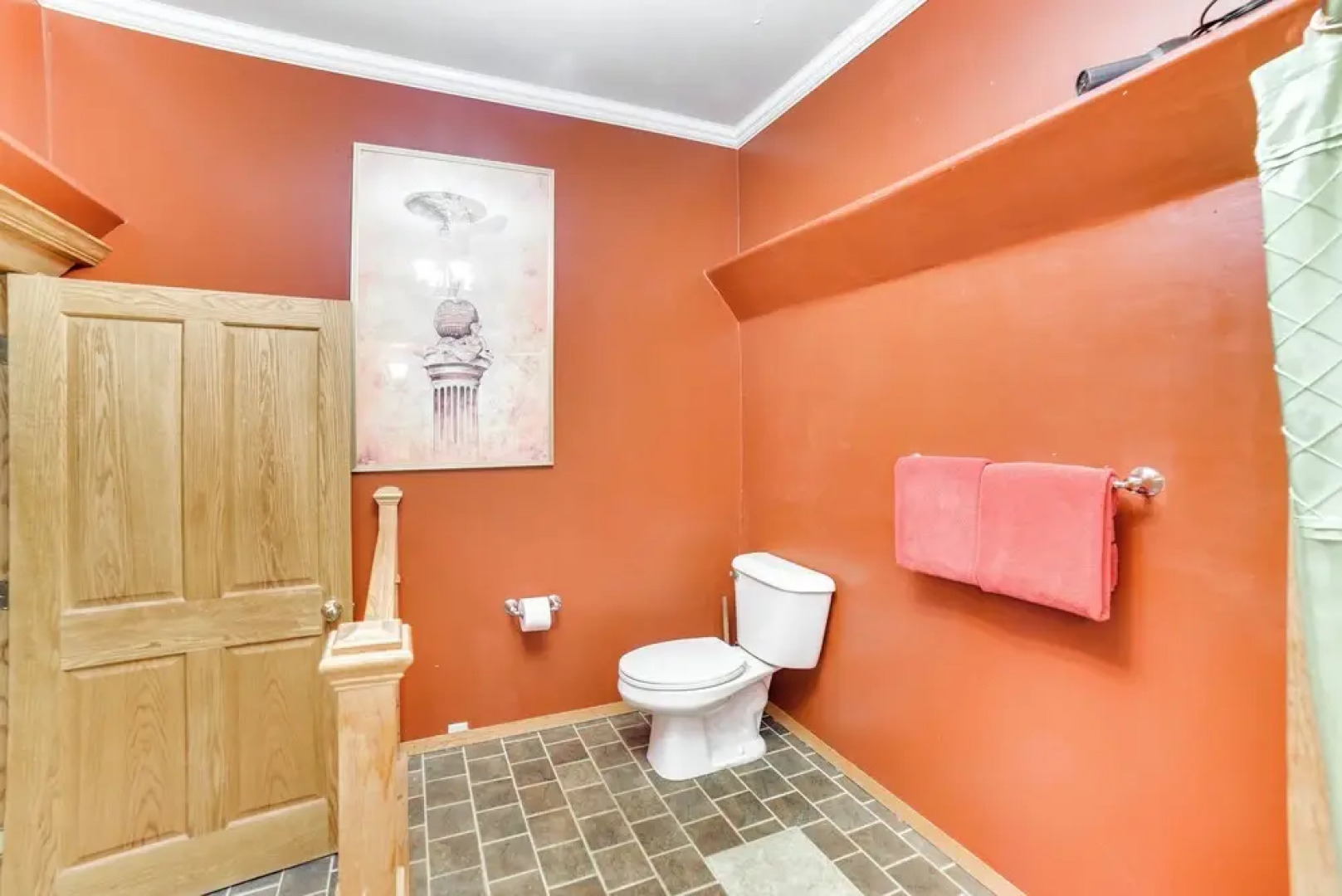 Downtown Yankton Suite: Walk to Restaurants!