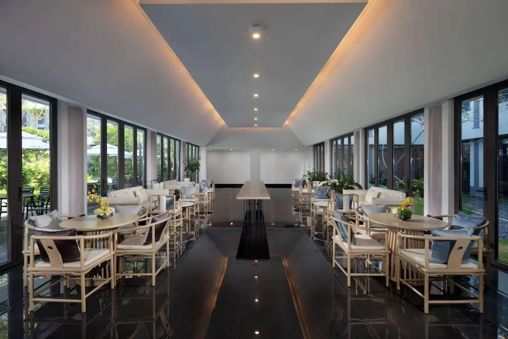 Ramada Encore by Wyndham Jiusuo Downtown