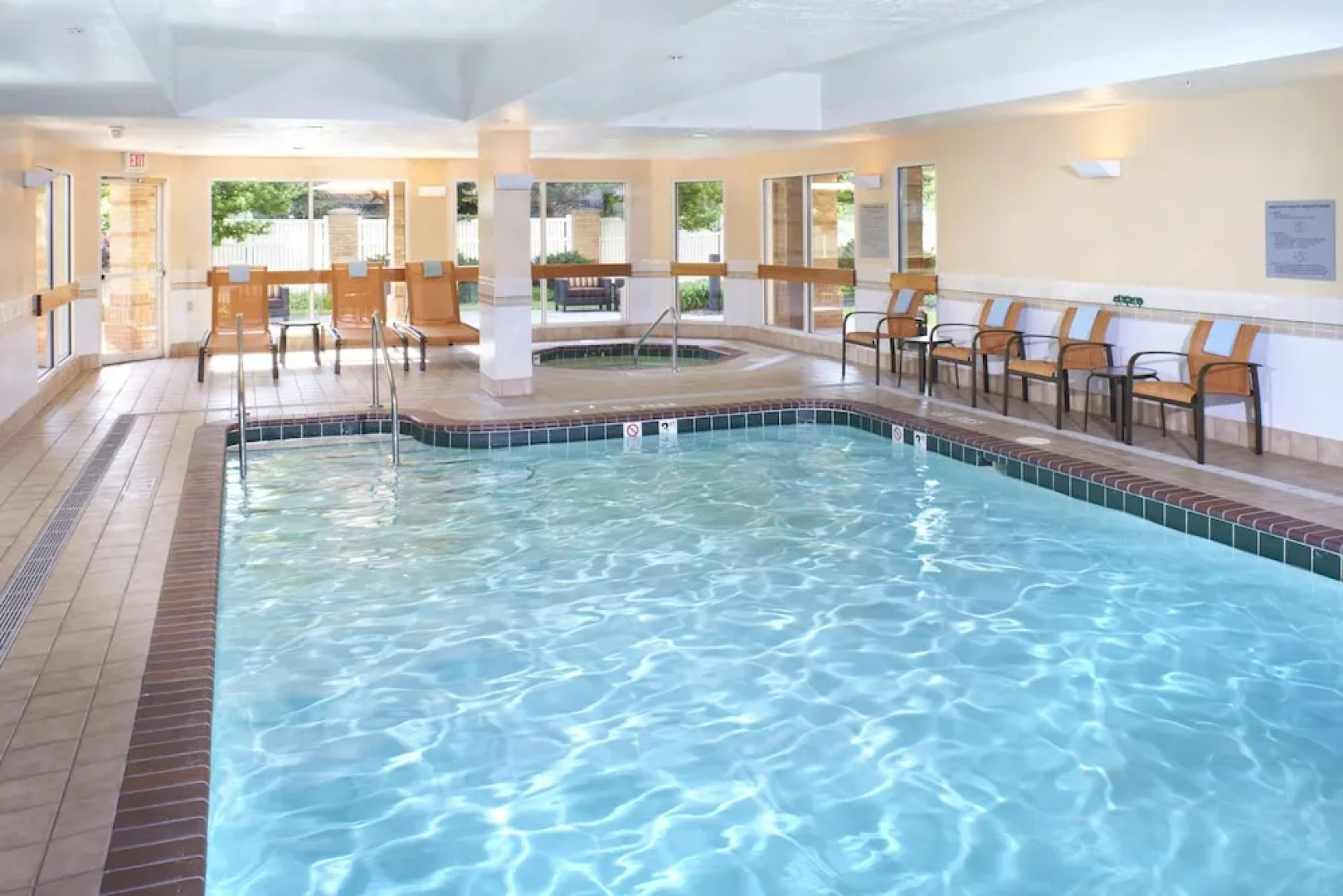 Courtyard Cleveland Independence