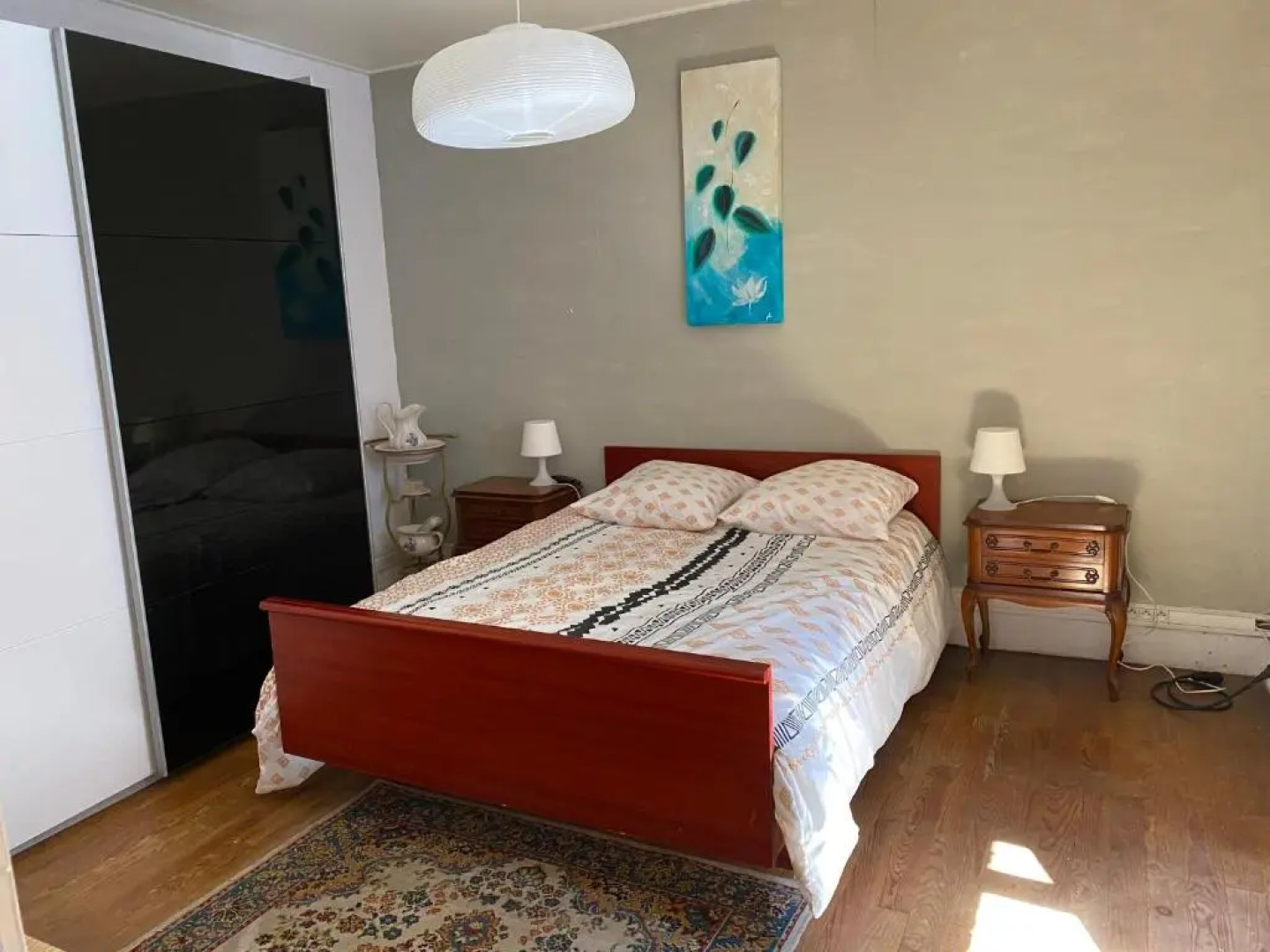 Les Volets Bleus (Adults Only)