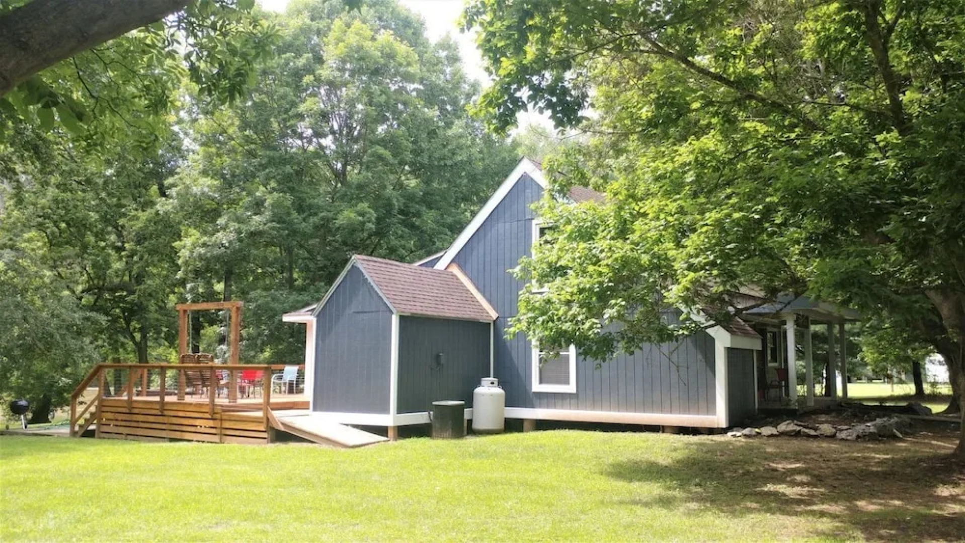 The Jive - Christophers_riverside_cabin