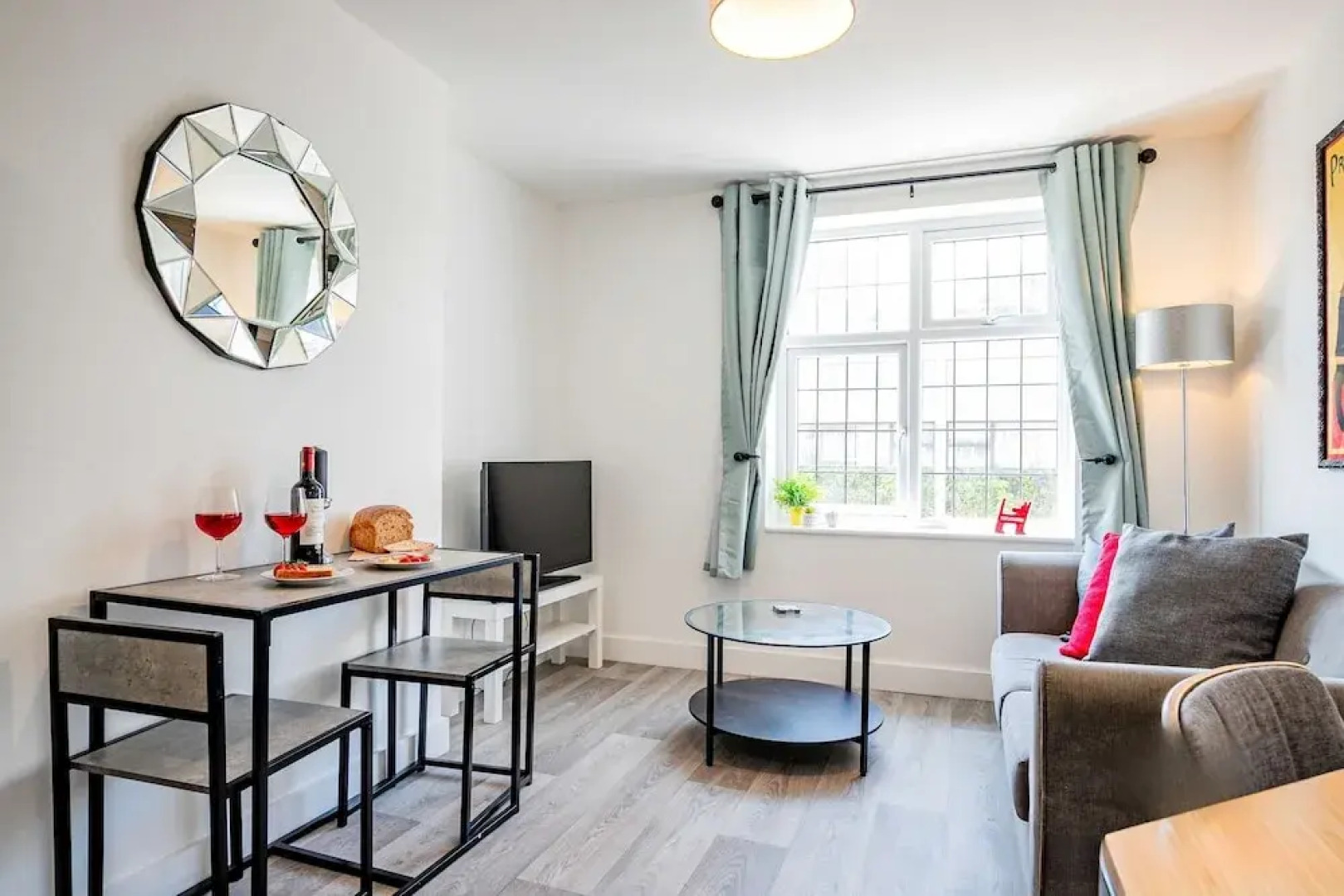 Host Stay Croydon Road Apartment