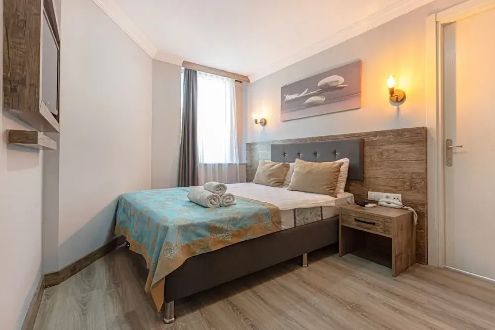 Seven City Hotel