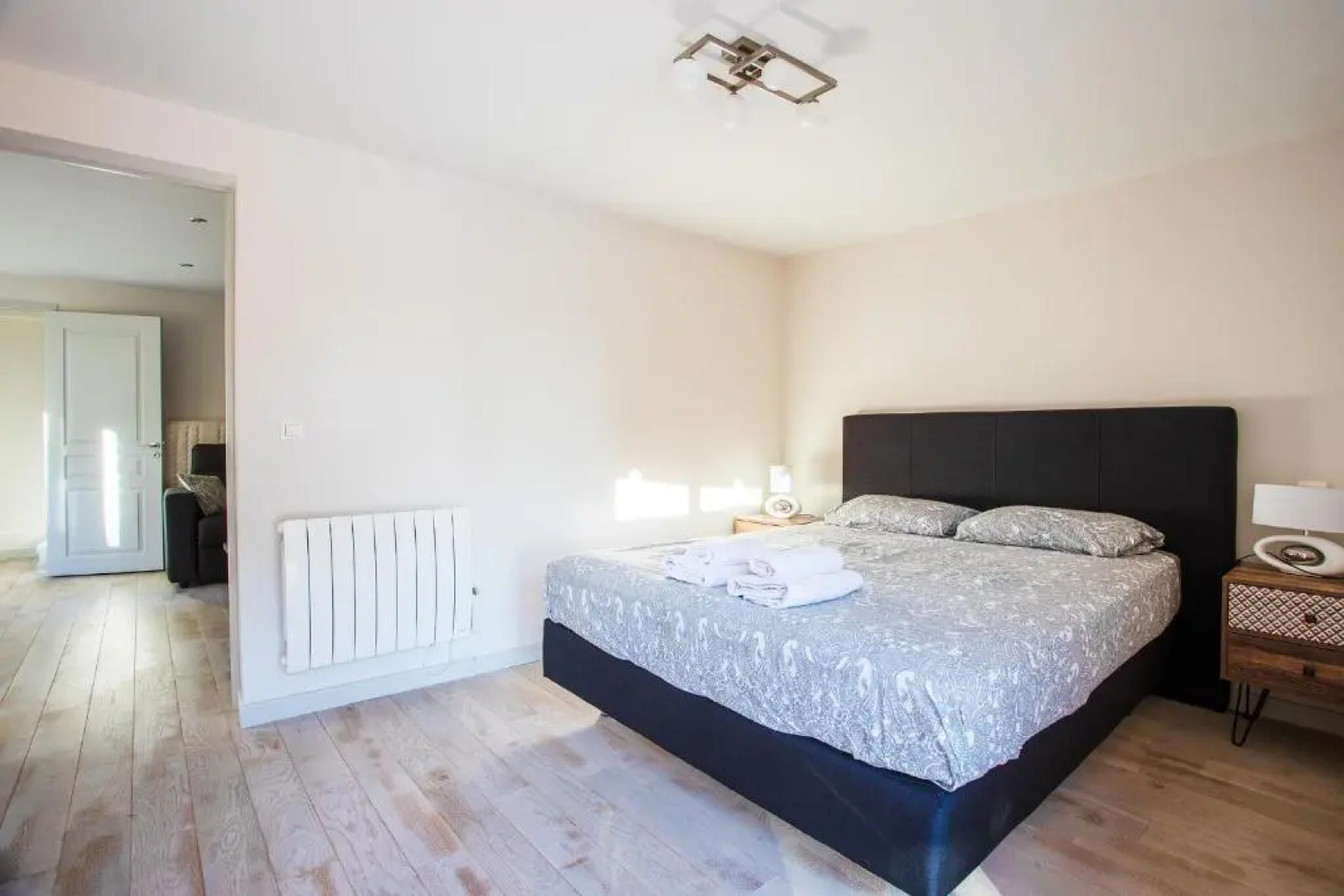 Serene Luxurious Hillside Villa Near Cannes