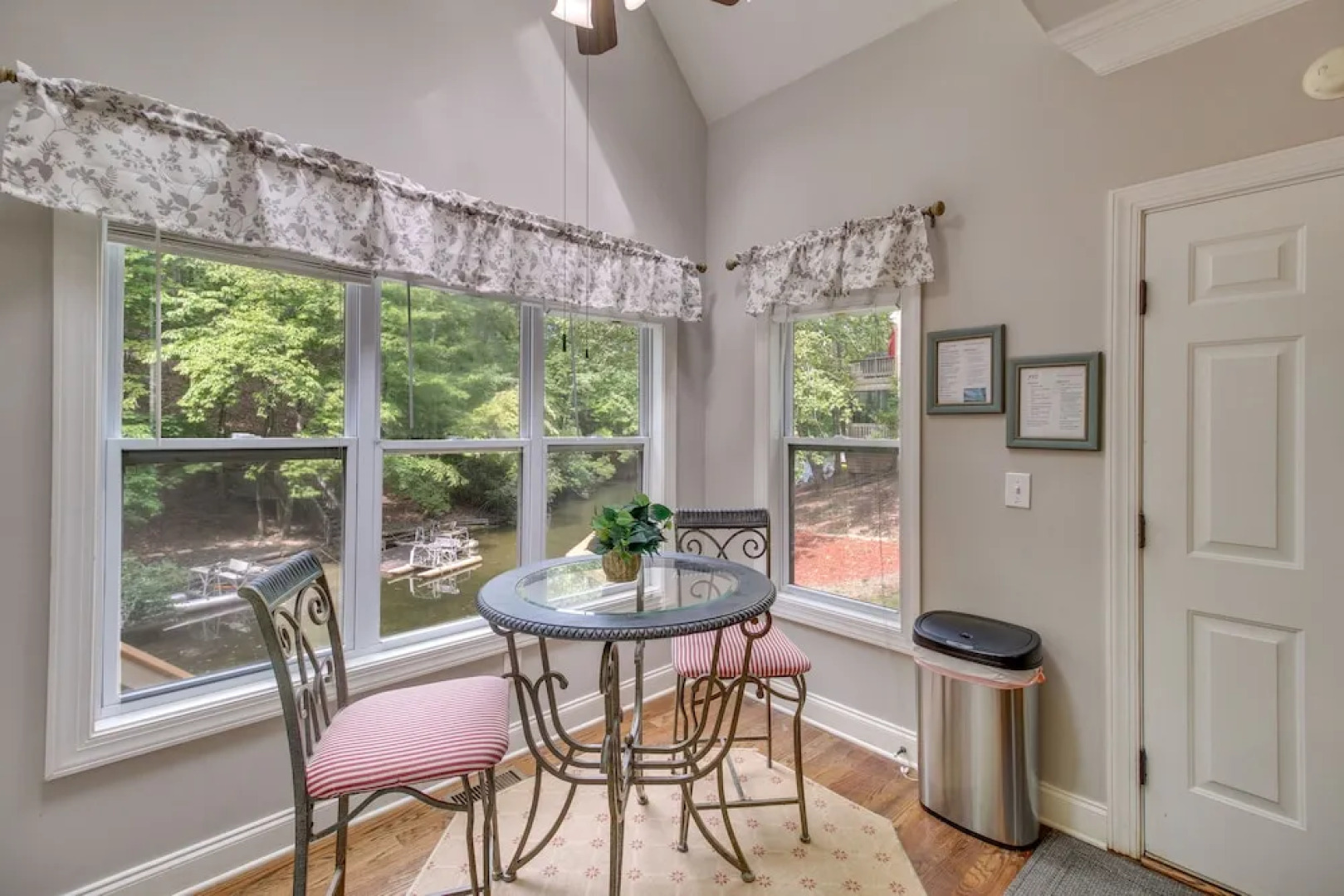 'serene Shores' Lakefront House w/ Dock!