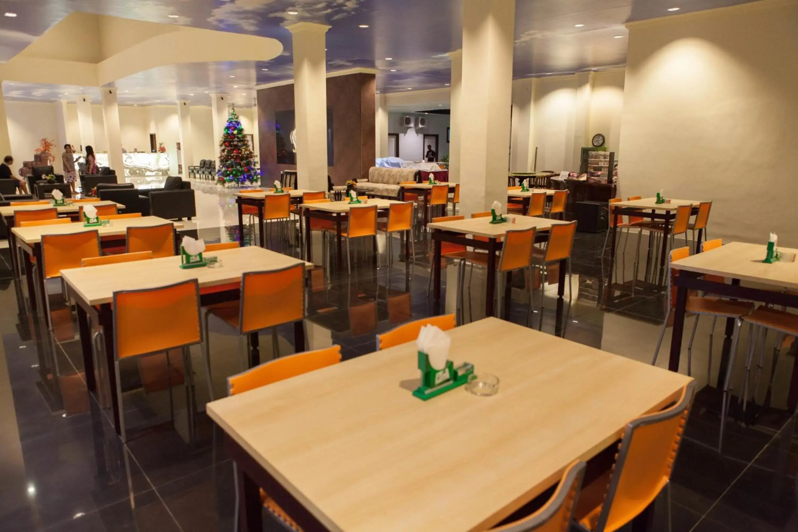 Mahkota Hotel Genteng