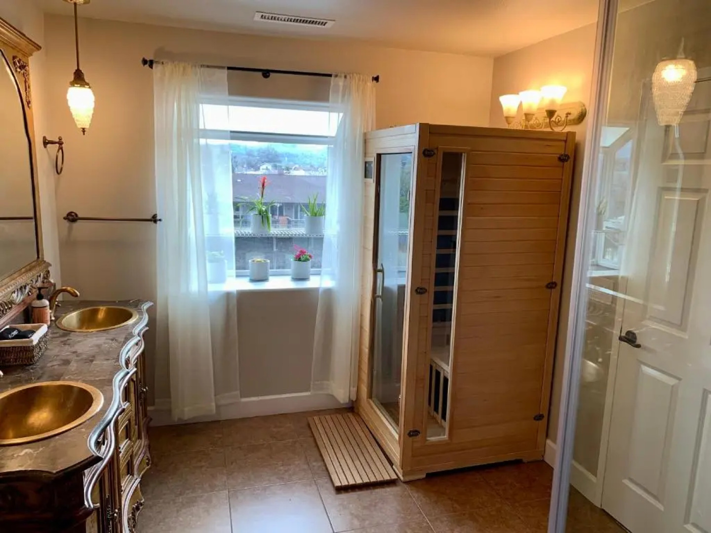 Stunning 3,400 sq ft Lake House w Boat Dock, Sauna, Steam Shower, and More