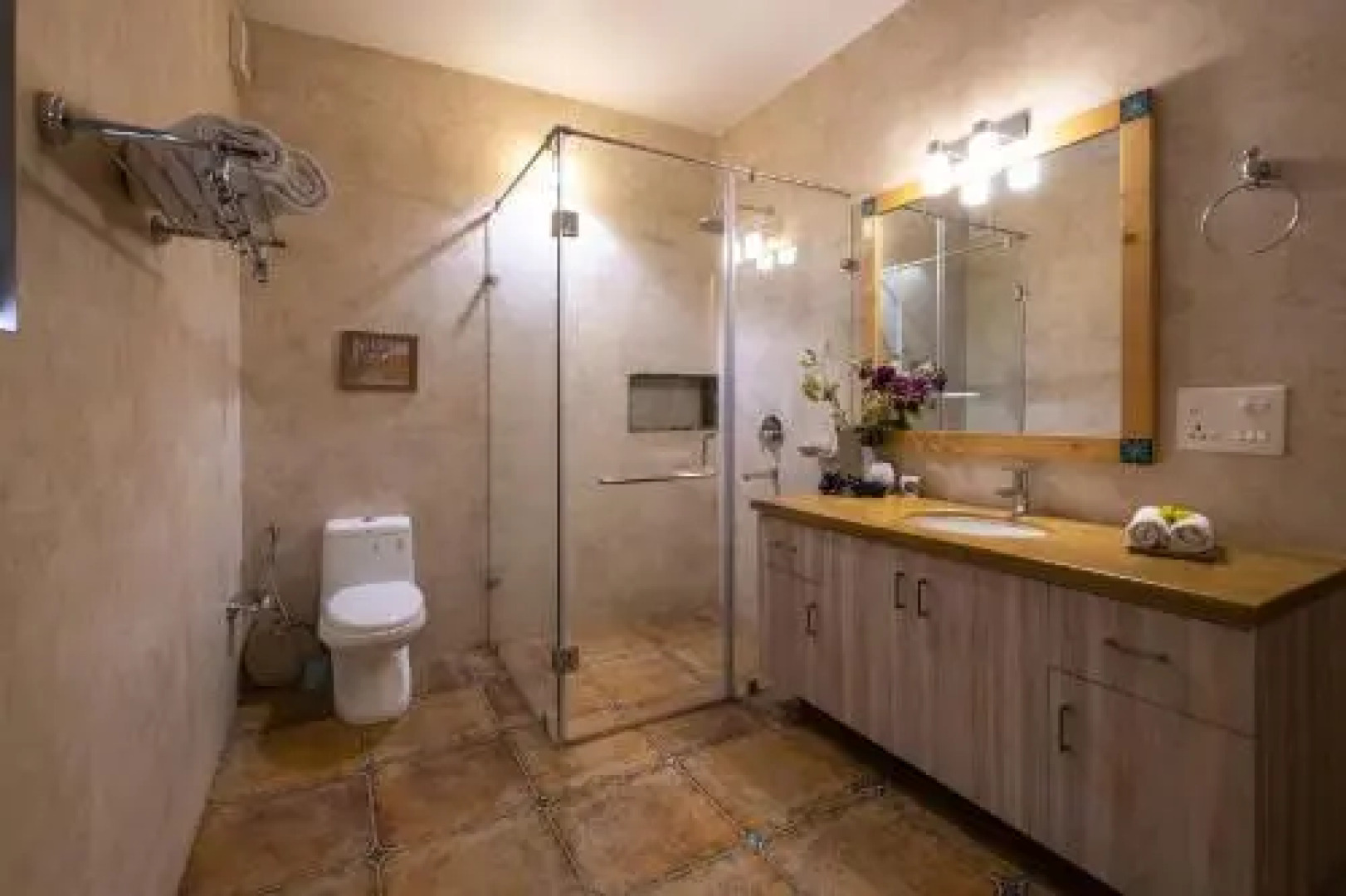 The Hideout by Vista Rooms