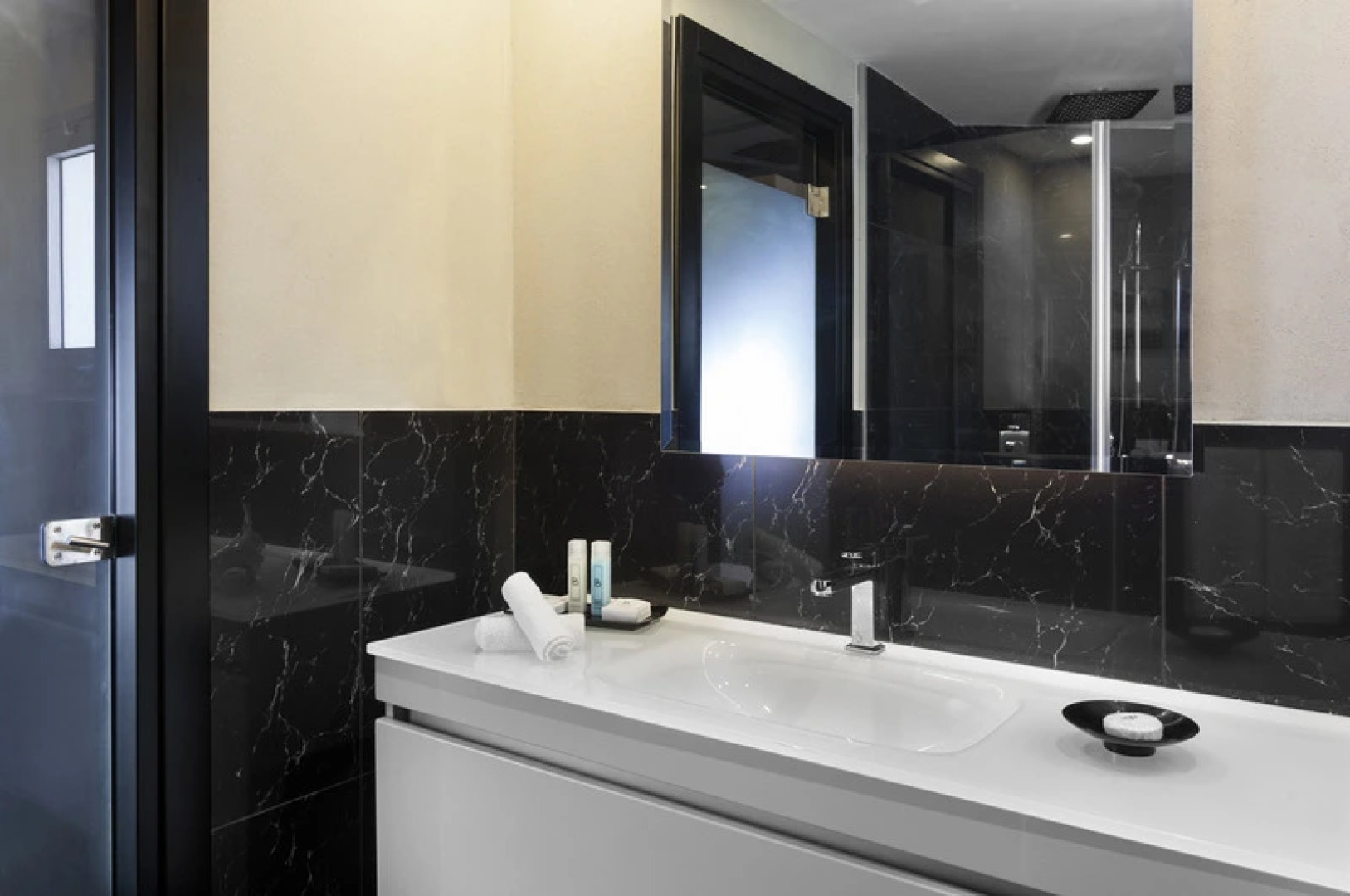 Play Seaport Suite Hotel Tlv