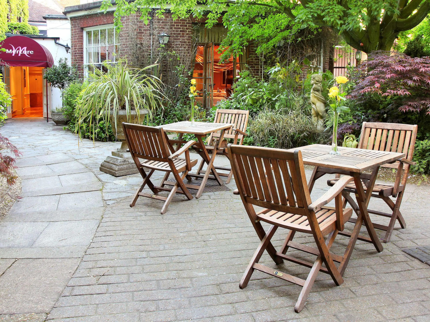 Mercure White Hart Hotel Salisbury and Apartments