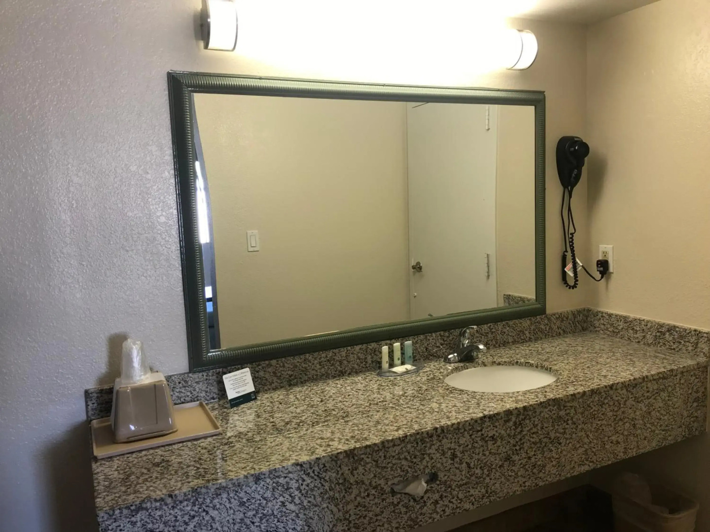 Quality Inn & Suites near Downtown Mesa