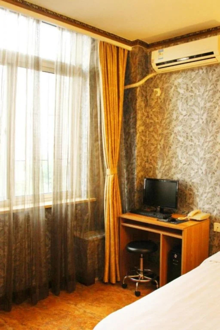 Yingkou Yadian Jiari Business Hotel