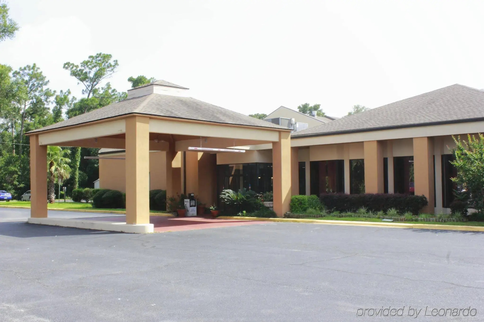 Quality Inn & Suites Pensacola Bayview