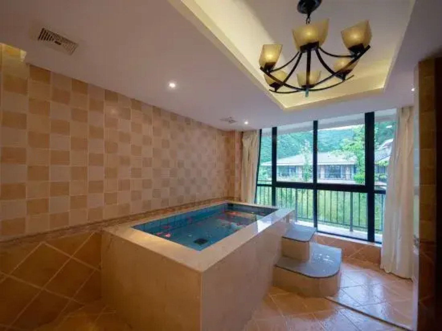 Maijishan Hot Spring Resort Hotel