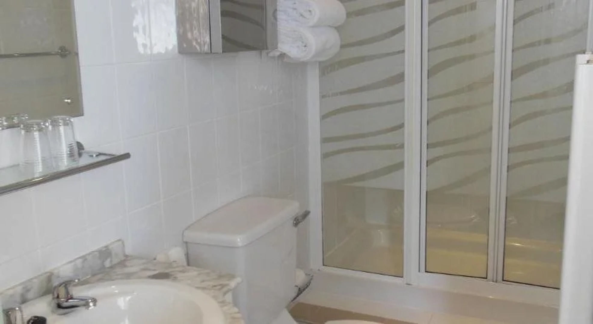 Cary Court - Guest House