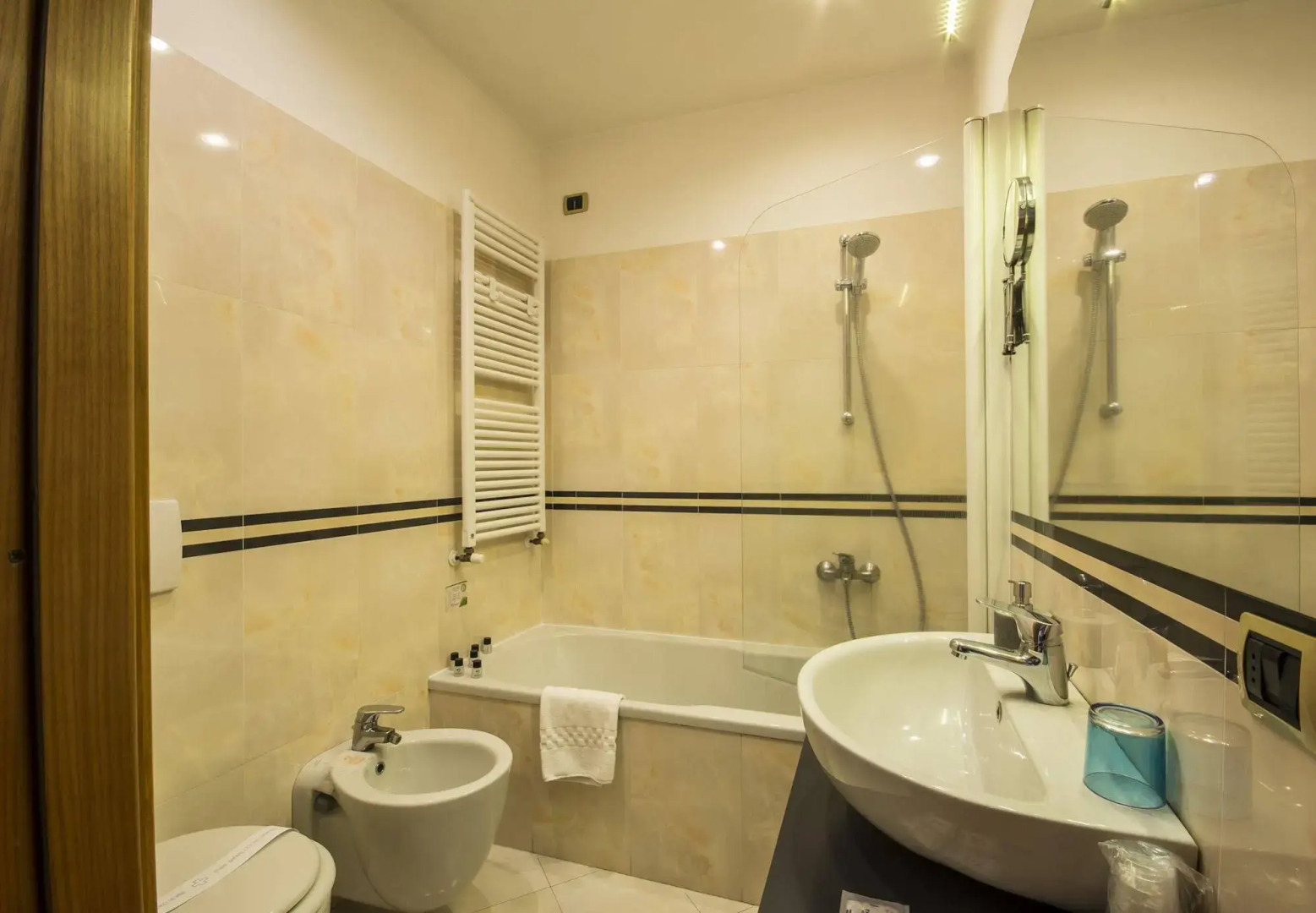 Piazza Paradiso Accomodation