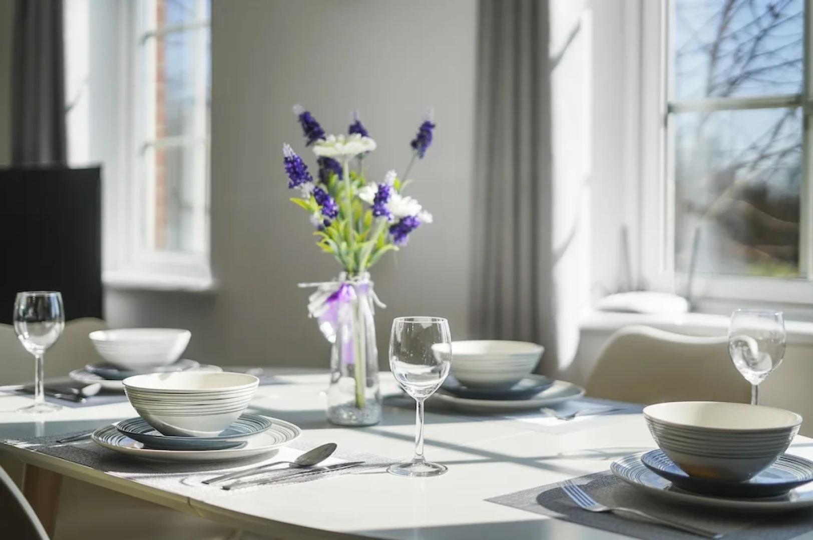 Modern Luxury 2 Bed Apartment 6 Guests En-Suite Netflix Wi-Fi