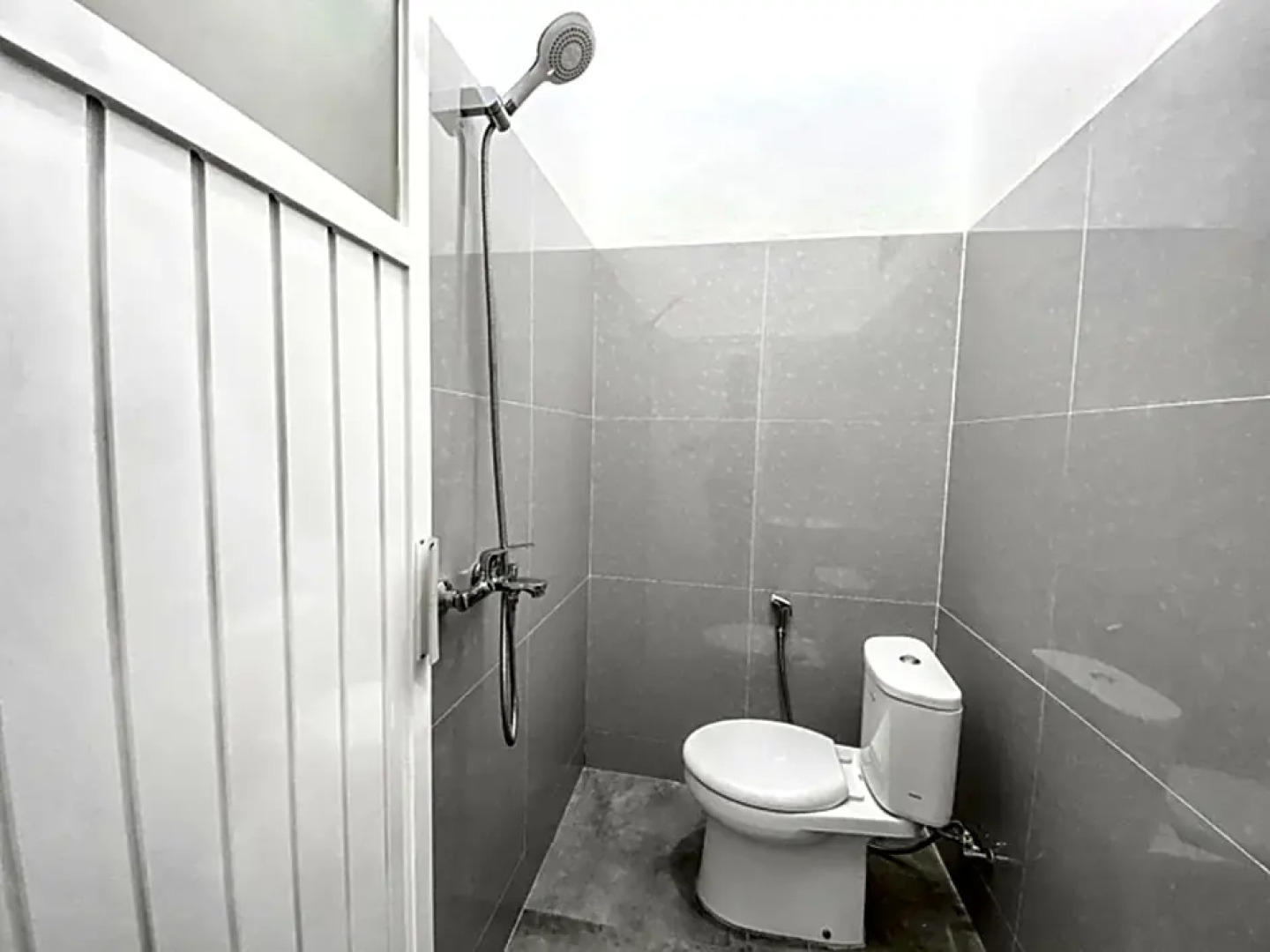 RedDoorz Syariah near Taman Bunga Adipura Sampang