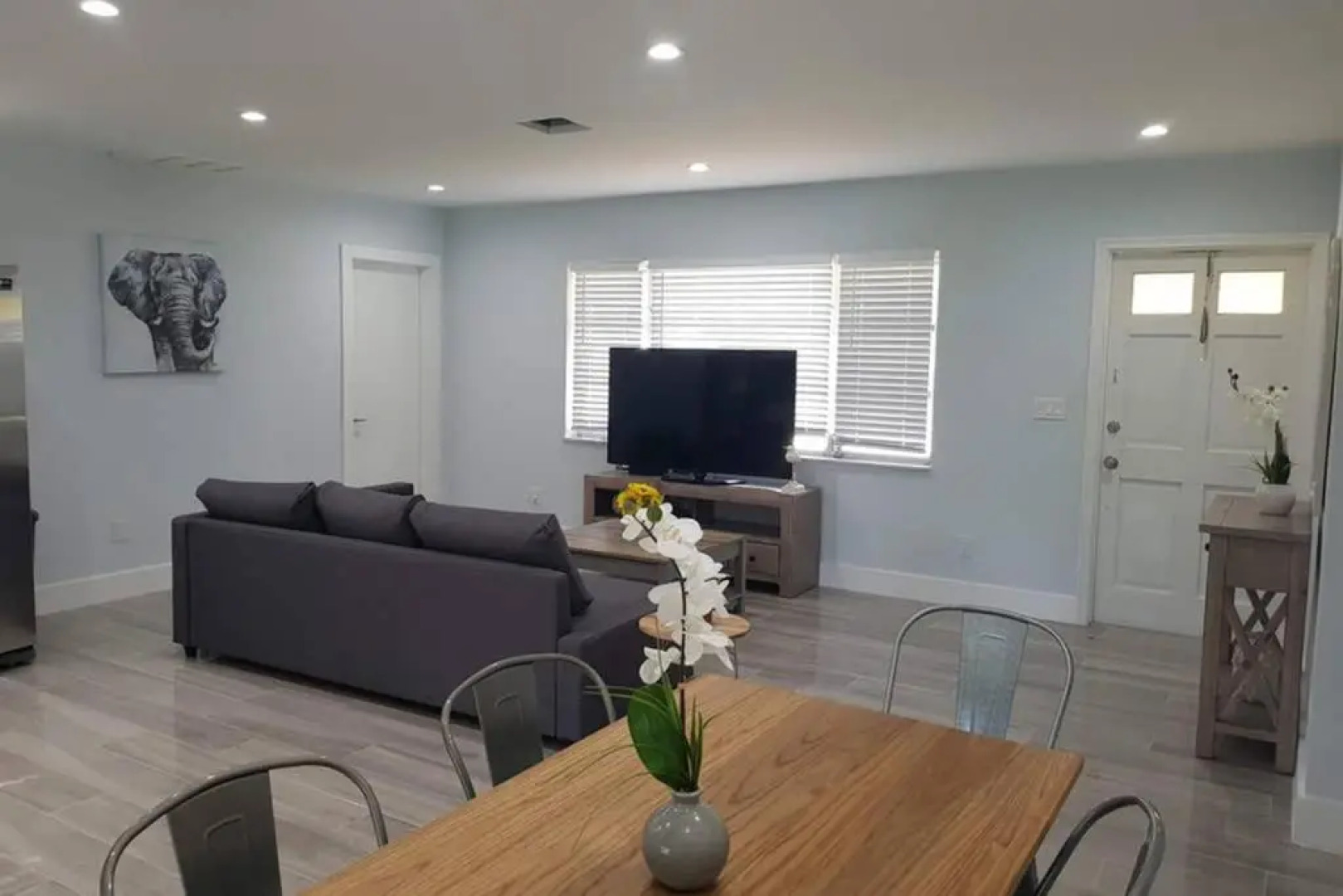 Lakeside Vacation Home