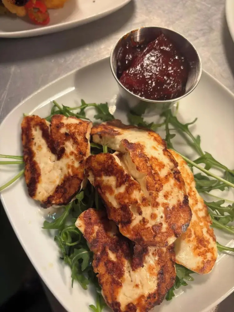 Hillside Hotel & Restaurant