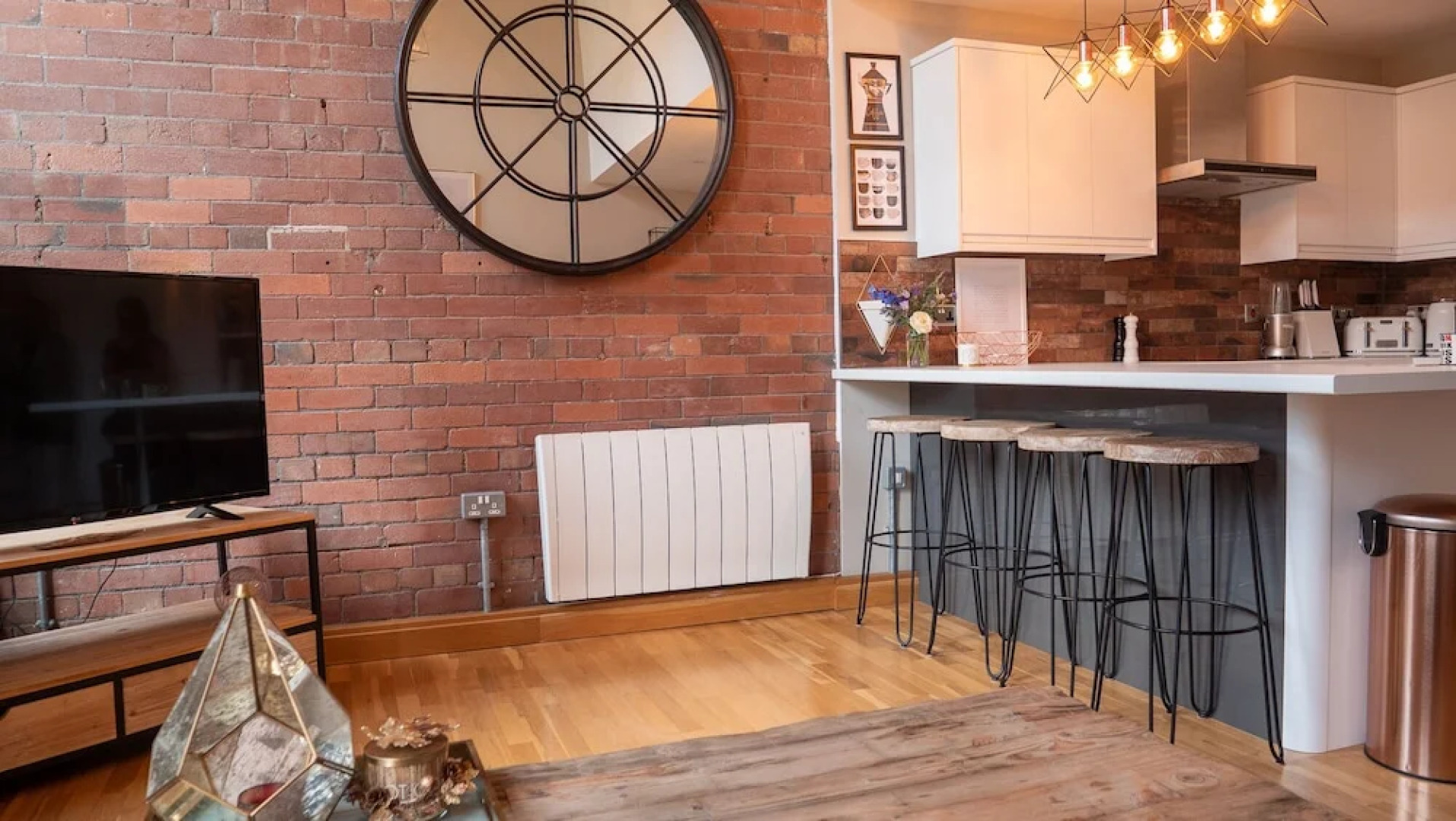 Heritage Spacious Luxury Mill Apartment