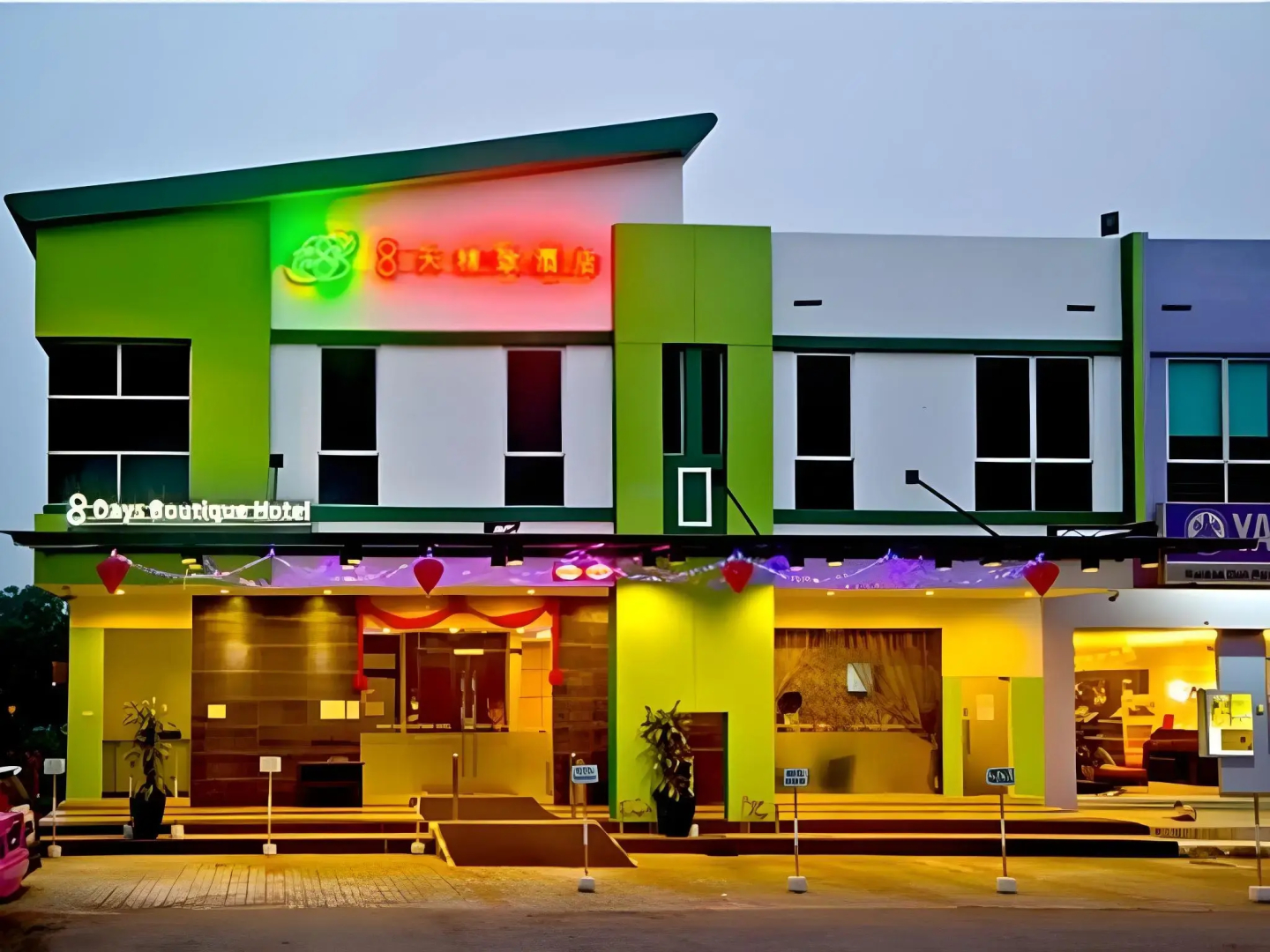 Eight Days Boutique Hotel