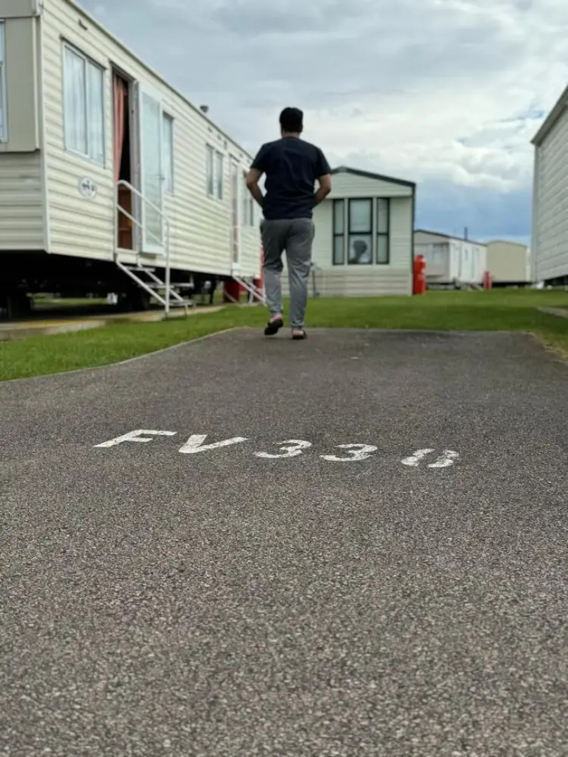 3-bed Carvan, Sleeps 6, Pets & Parking