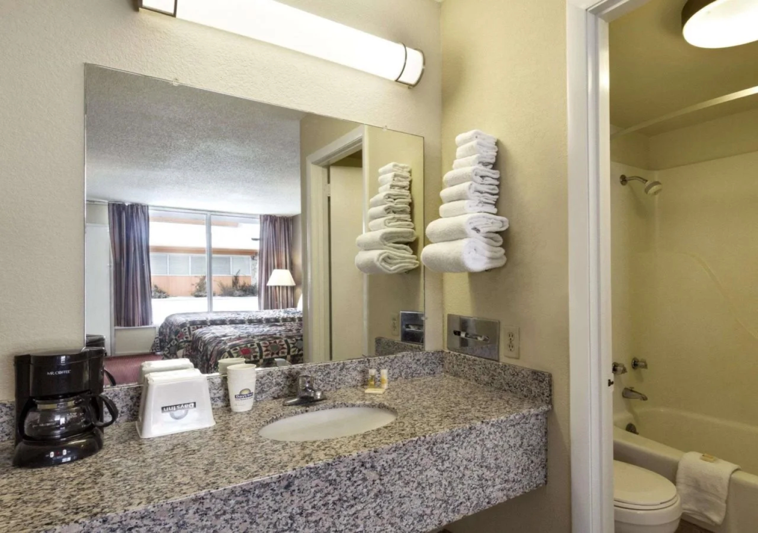 Days Inn White House