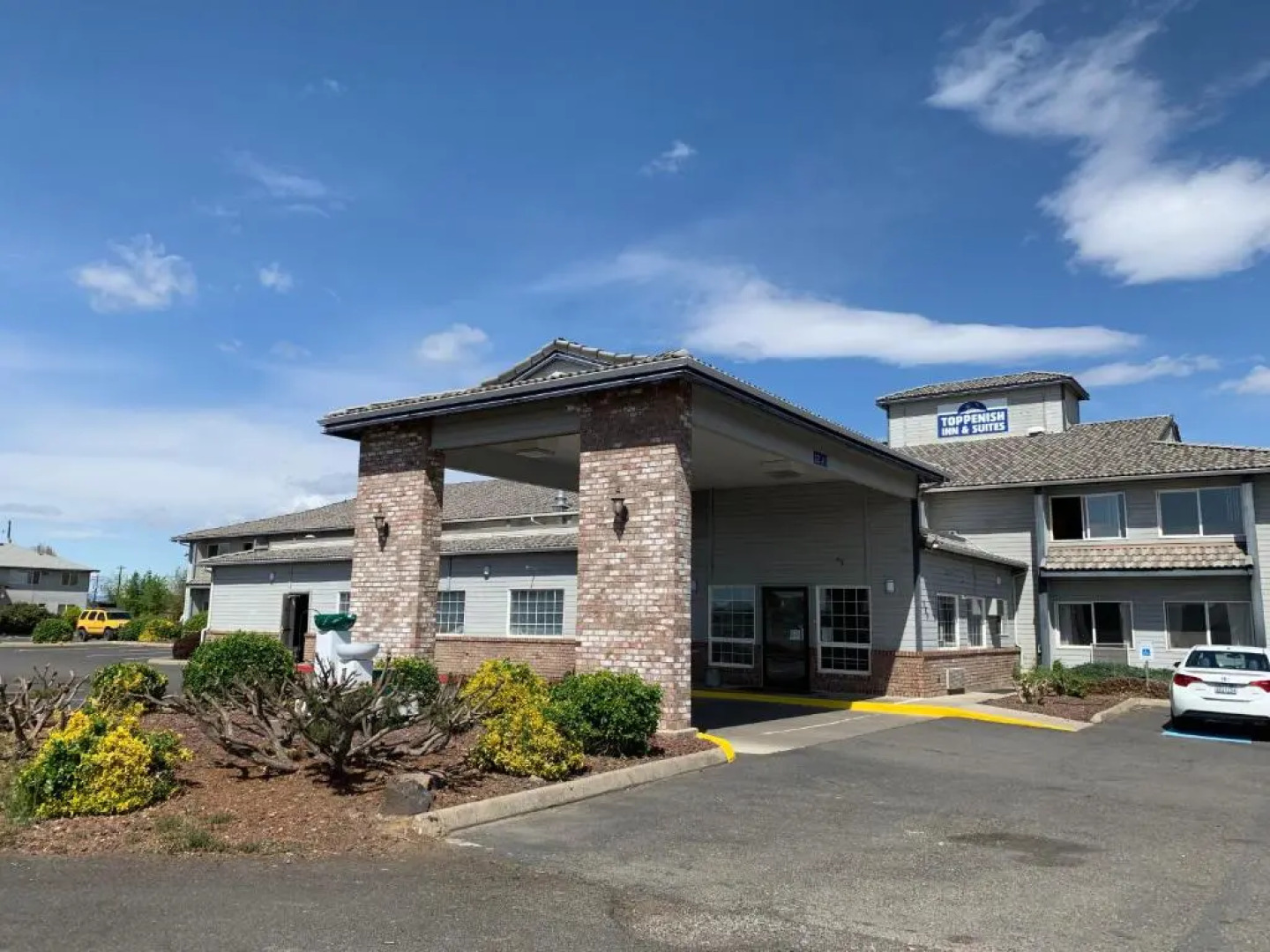 Toppenish Inn and Suites