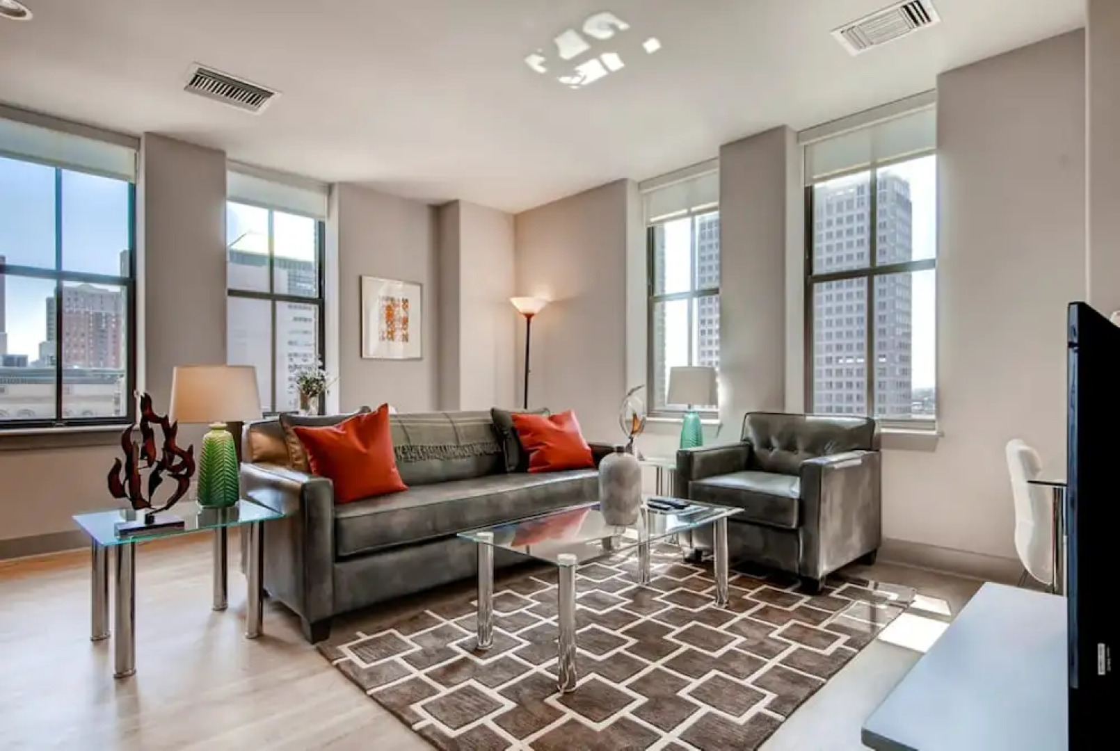 Global Luxury Suites at Toone Street