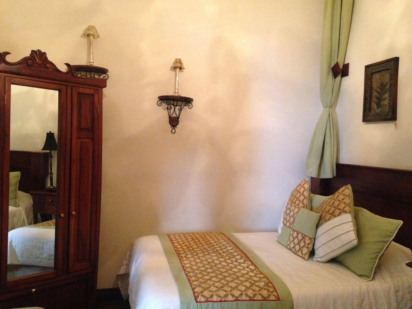 Roka Plaza Hotel Boutique