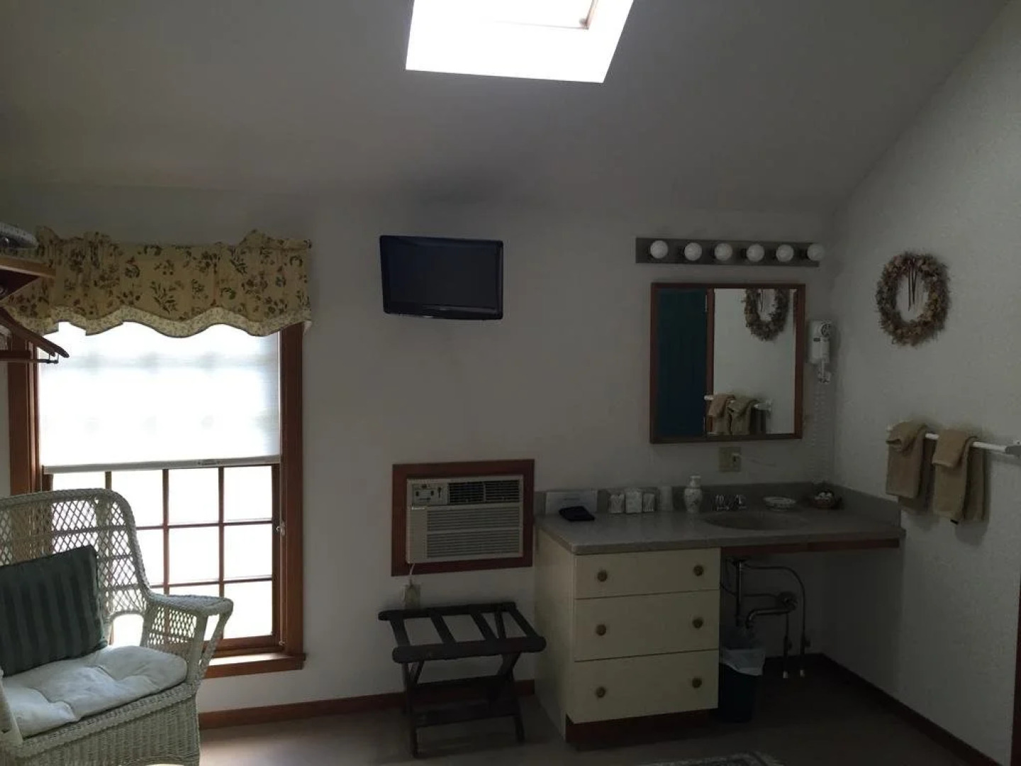 Breakfast on the Connecticut