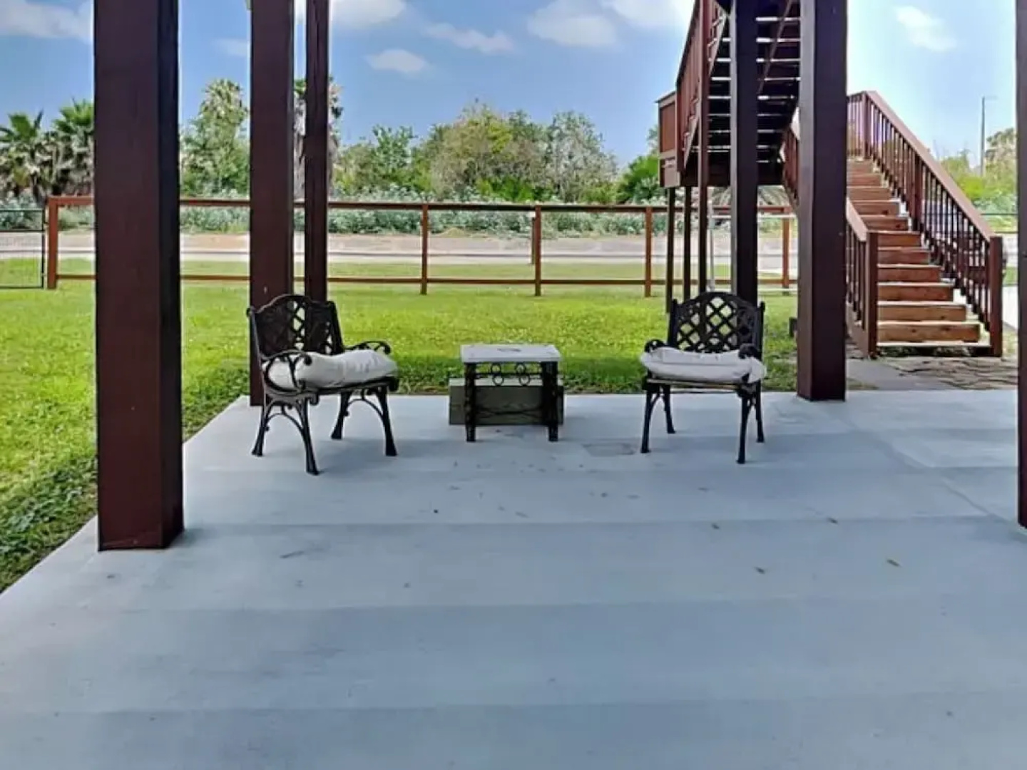 Pura Vida Oasis