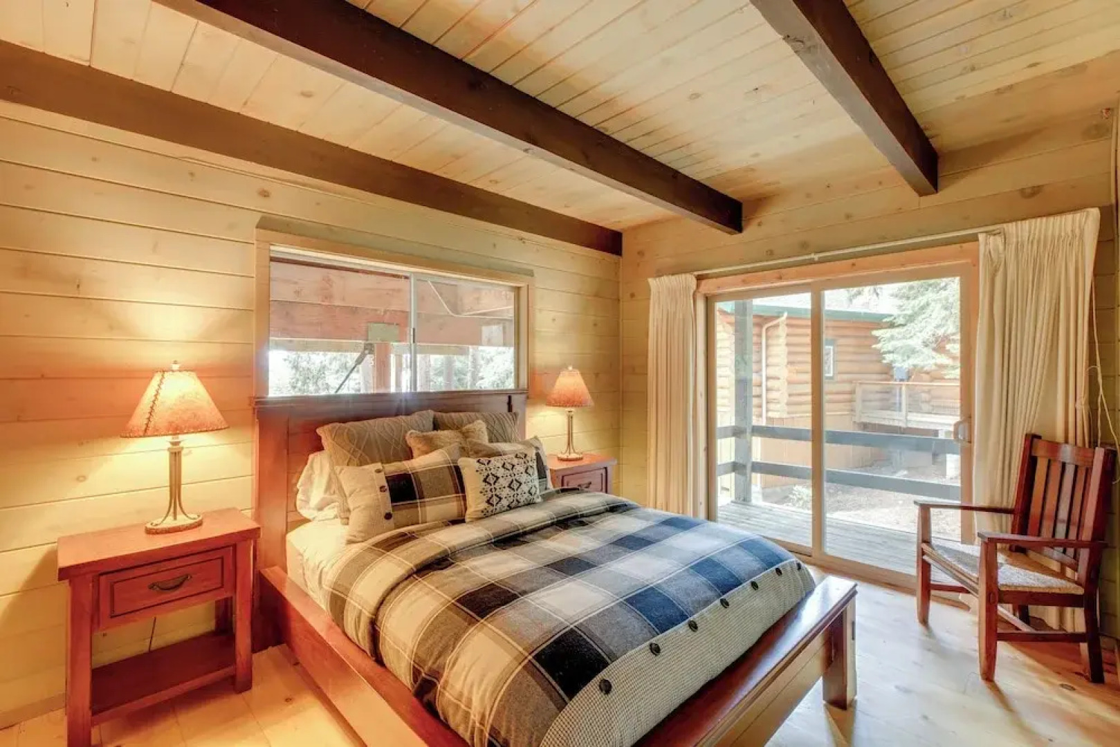 1 Mi to Beach & Golf Course! Lake Almanor Cabin