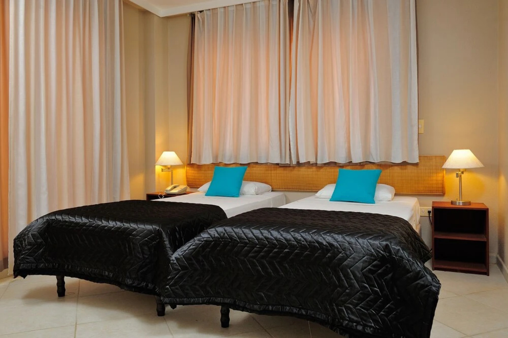 Den Laman Condominiums