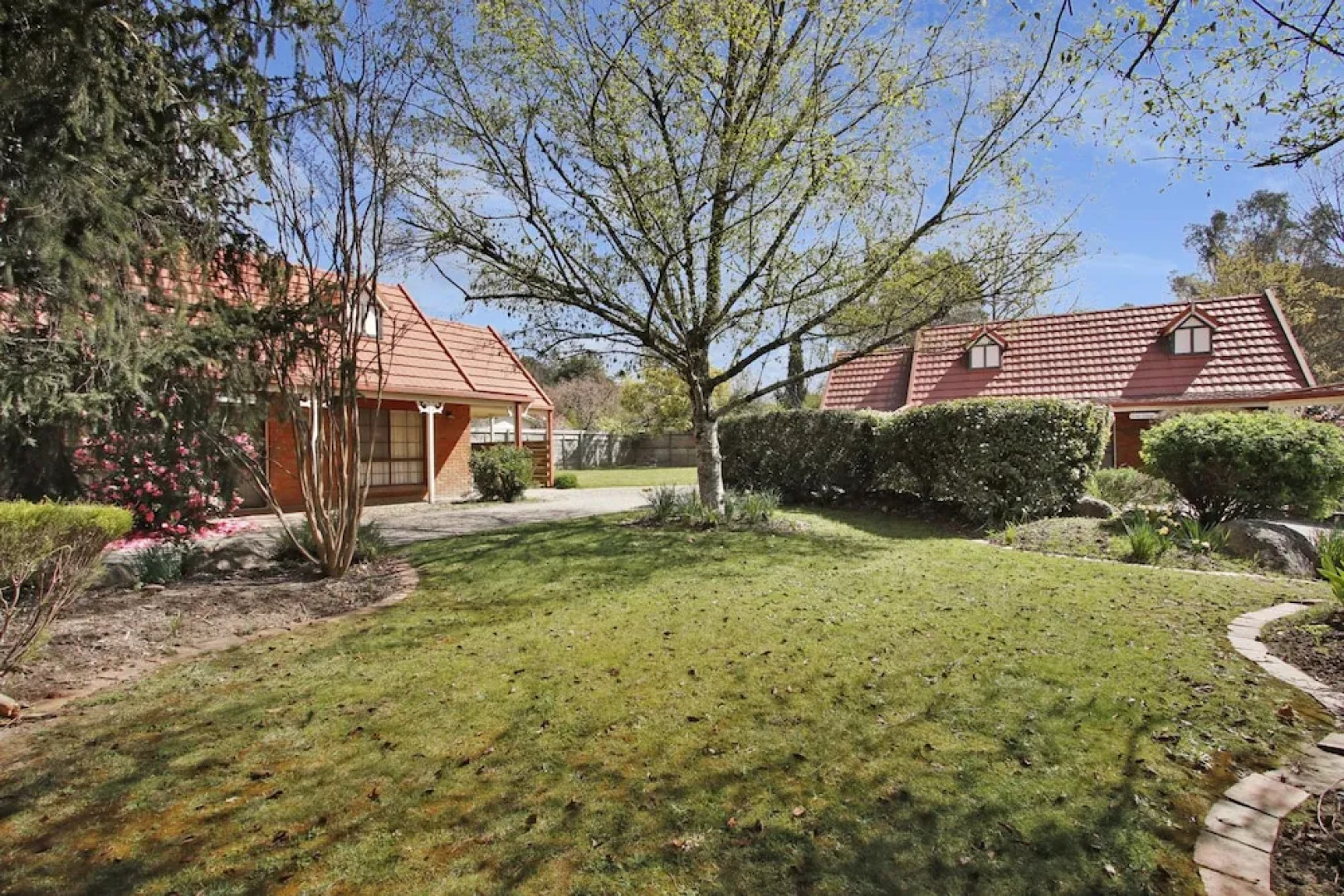 Oak Cottage - Tudor Village Unit 5