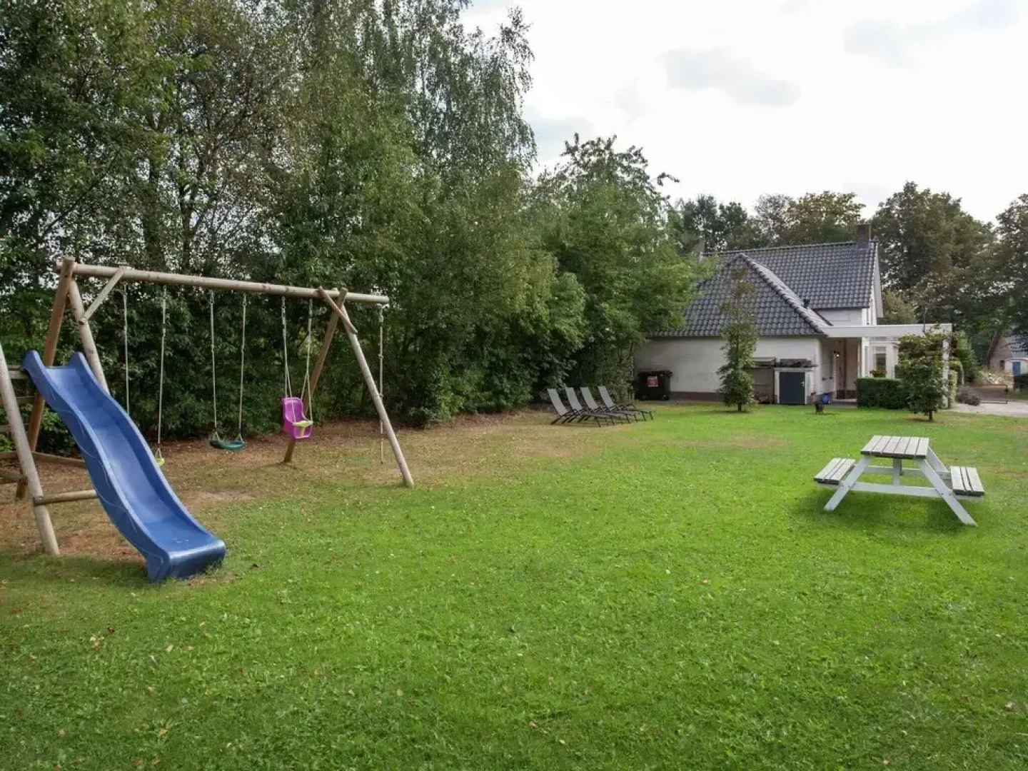 Majestic, Large Holiday Home near Leende Located Between Meadows & Forests