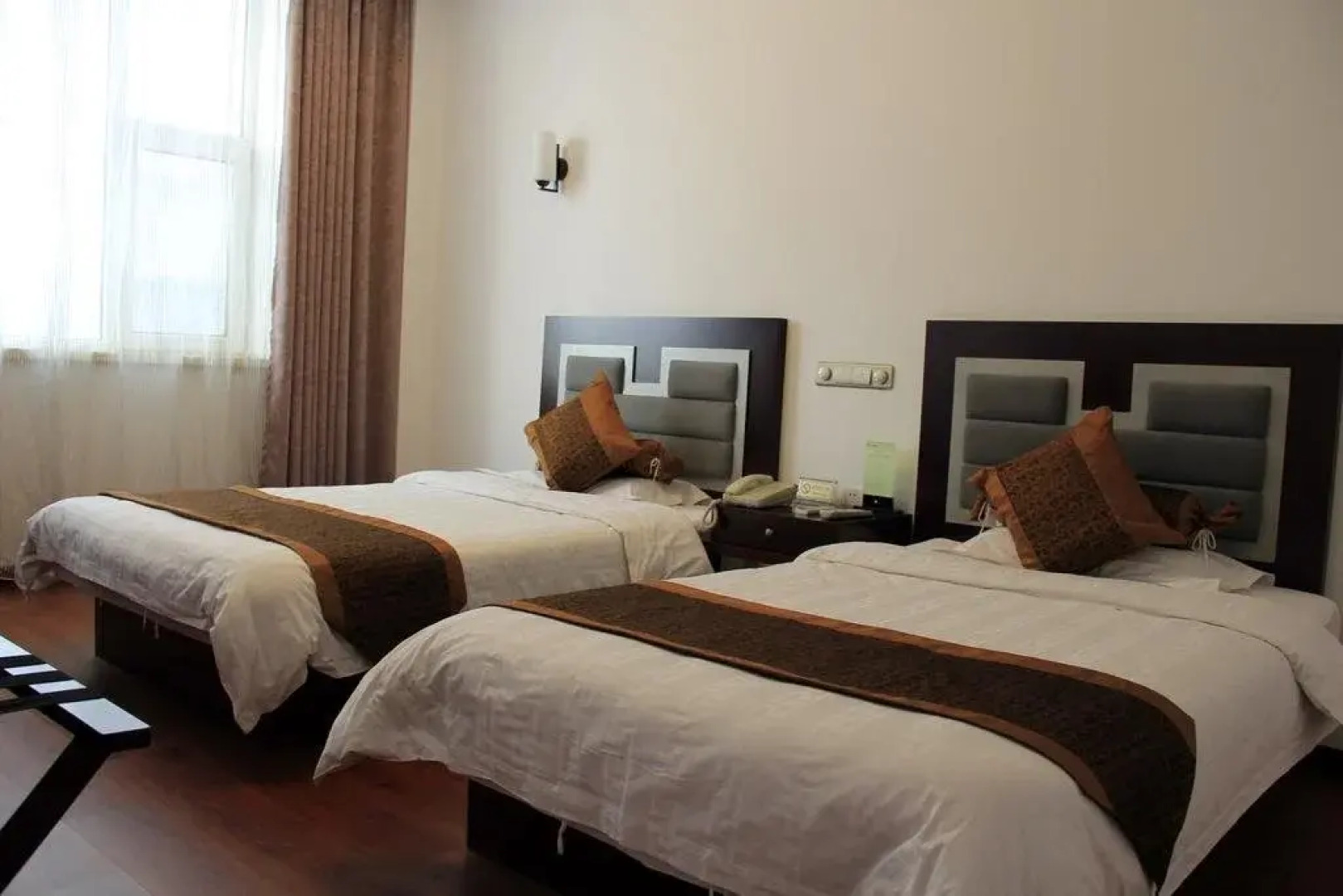 King Eastern Jingyang Hotel