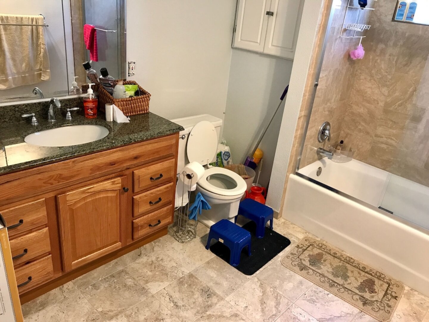 Large Redmond House Close to Downtown