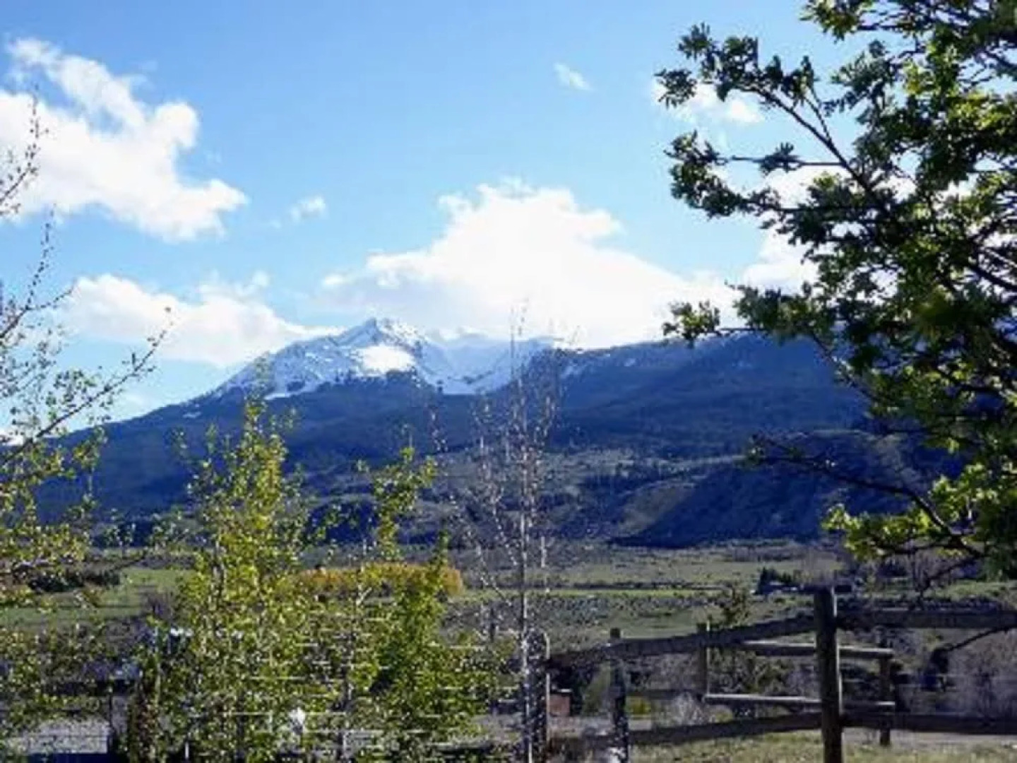 Yellowstone Basin Inn