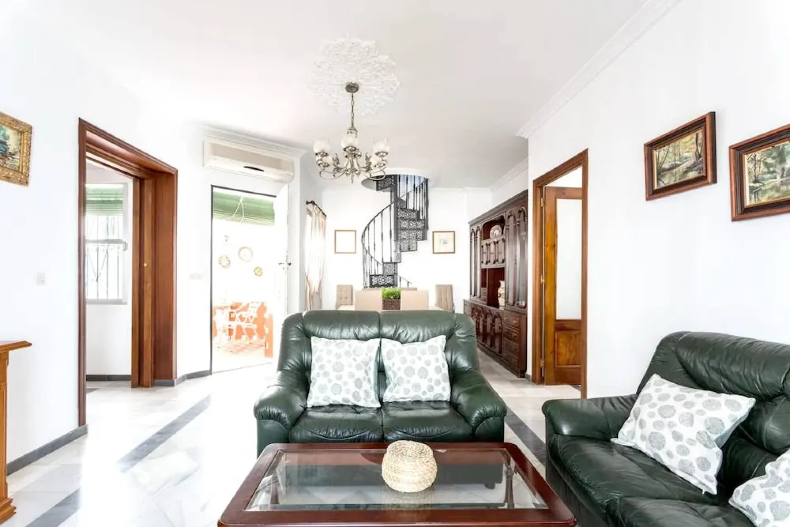 House With 6 Bedrooms in Villamanrique de la Condesa, With Private Pool and Enclosed Garden Near the Beach